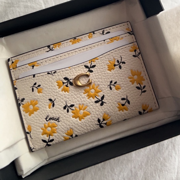 Coach Floral Card Case 🌼 - Picture 2 of 3